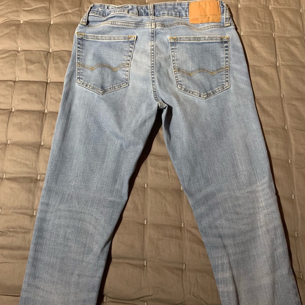 AMERICAN EAGLE JEANS